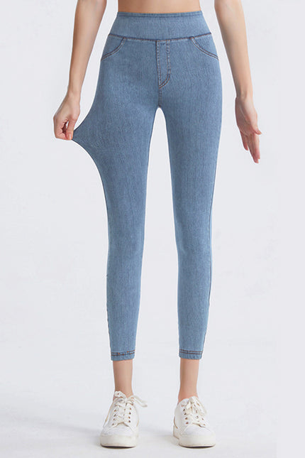 1baa79d231db4fd5bba3bc14456d93dd-Max