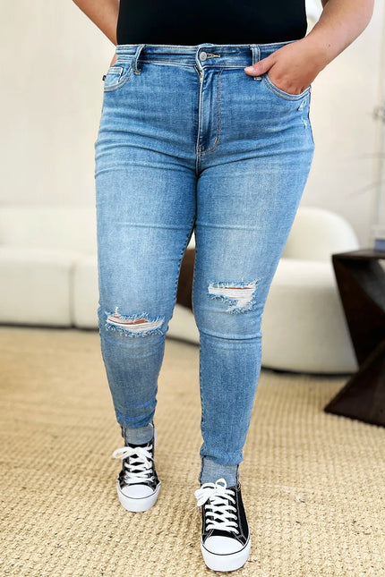 4a95547c-321b-4d37-acbe-5259f3ff452e-Max