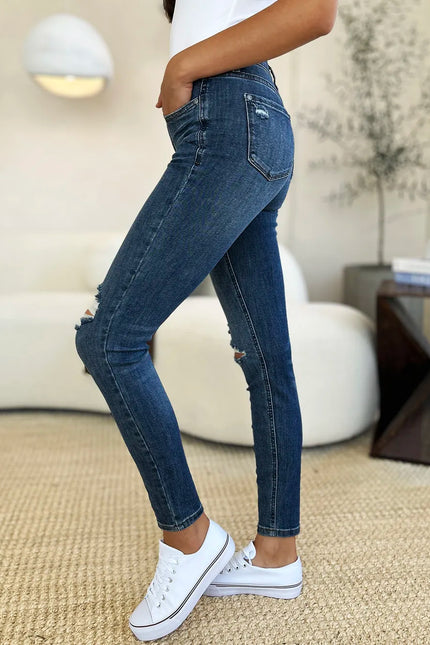 4bca85ee-0053-403a-87d8-bd8c000fdbf5-Max