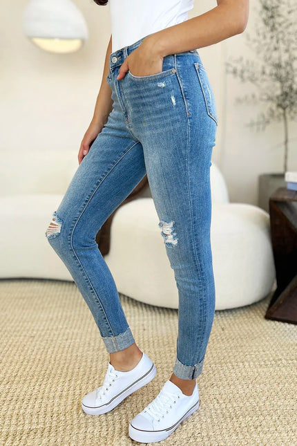 98f301b1-5f17-4647-b391-5e4d62686200-Max