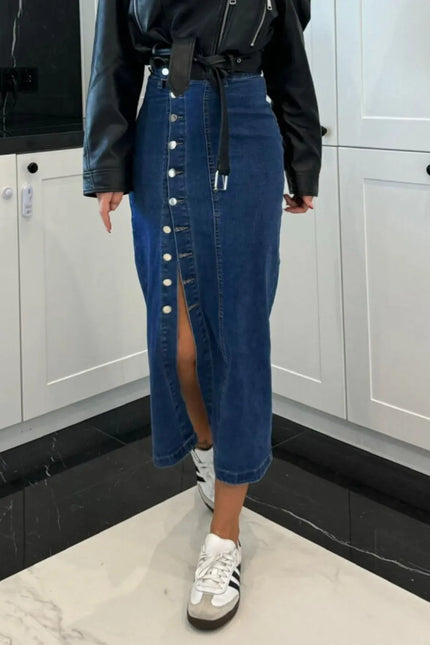 bf17b83b-f936-4970-8aac-77f055f029c8-Max