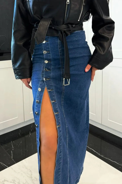 d0541ce7-d68d-4503-b95a-5add4a4990da-Max