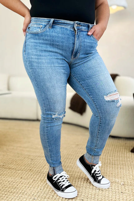 d275201d-17c6-42a1-9189-396febf34a89-Max