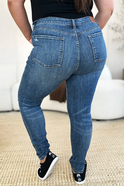 d84bd851-994f-40b6-afbd-44aab330caf1-Max