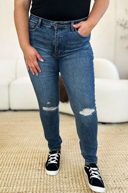 e834a2fd-636f-41b4-b3fe-ef897a0b7930-Max